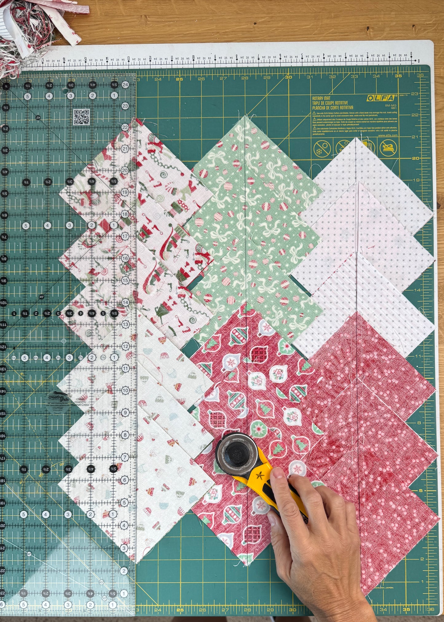 Santa's Puzzle Quilt Pattern - PDF Automatic Download