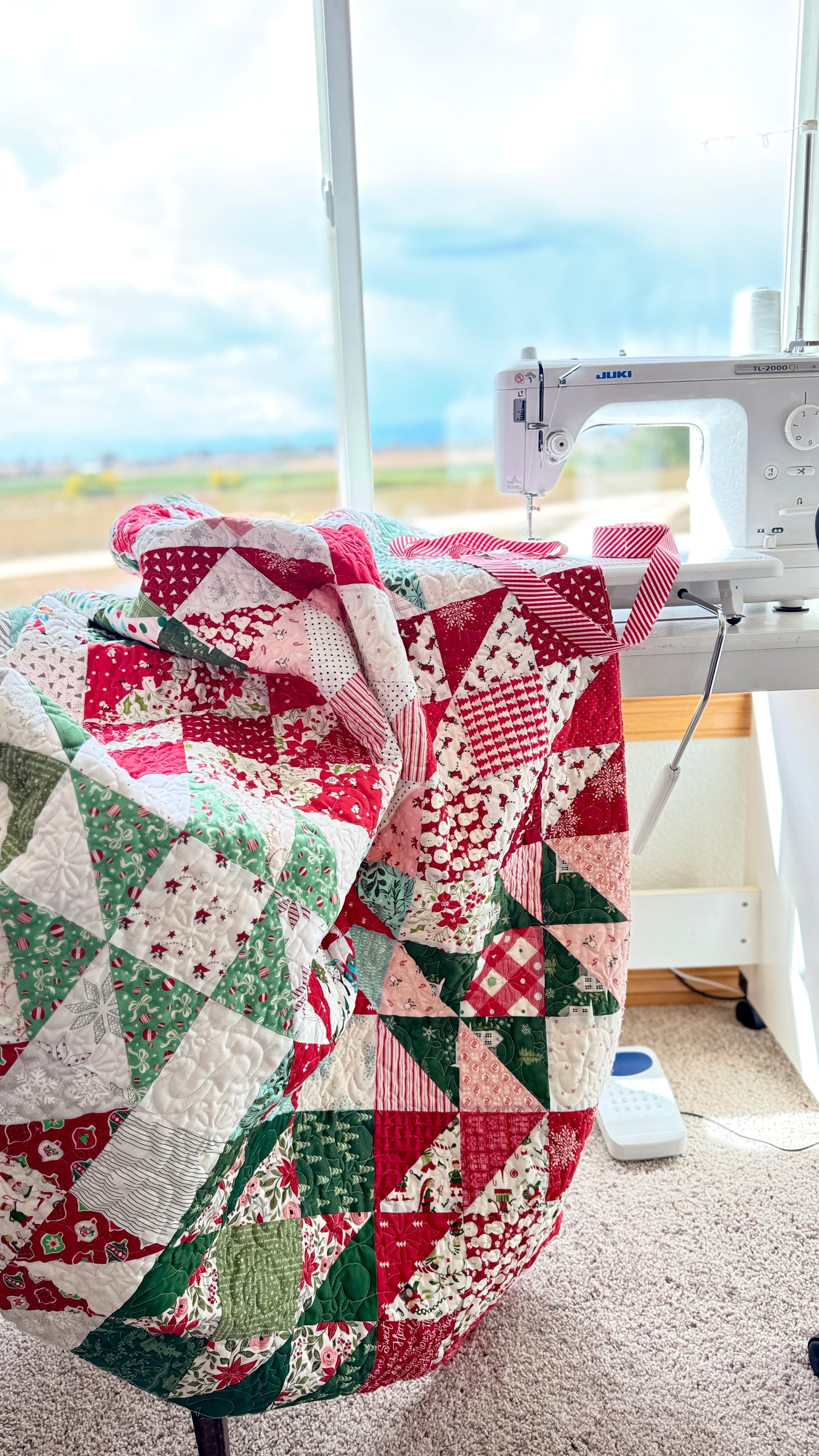 Santa's Puzzle Quilt Pattern - PDF Automatic Download