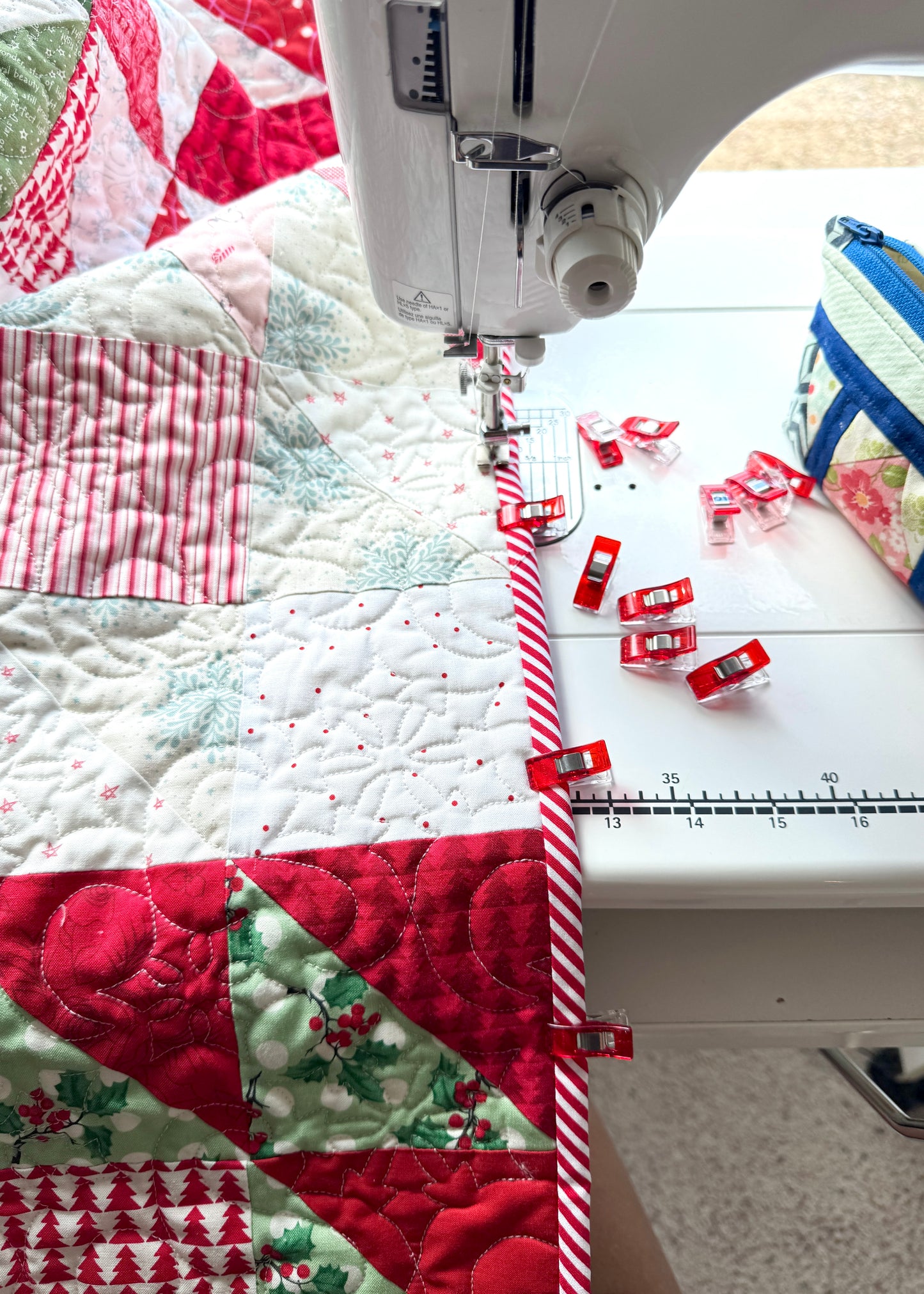 Santa's Puzzle Quilt Pattern - PDF Automatic Download